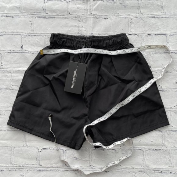 Pretty Little Thing Black Shell Short - Picture 4 of 11